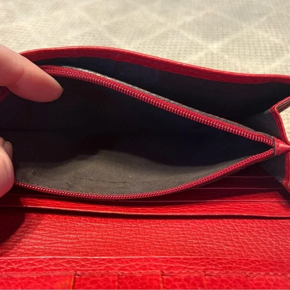 Gucci Beige and Red Monogram Wallet - Picture 7 of 14
